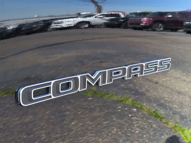 Used 2023 Jeep Compass Limited w/ Sun and Sound Group AWD/4WD image 12