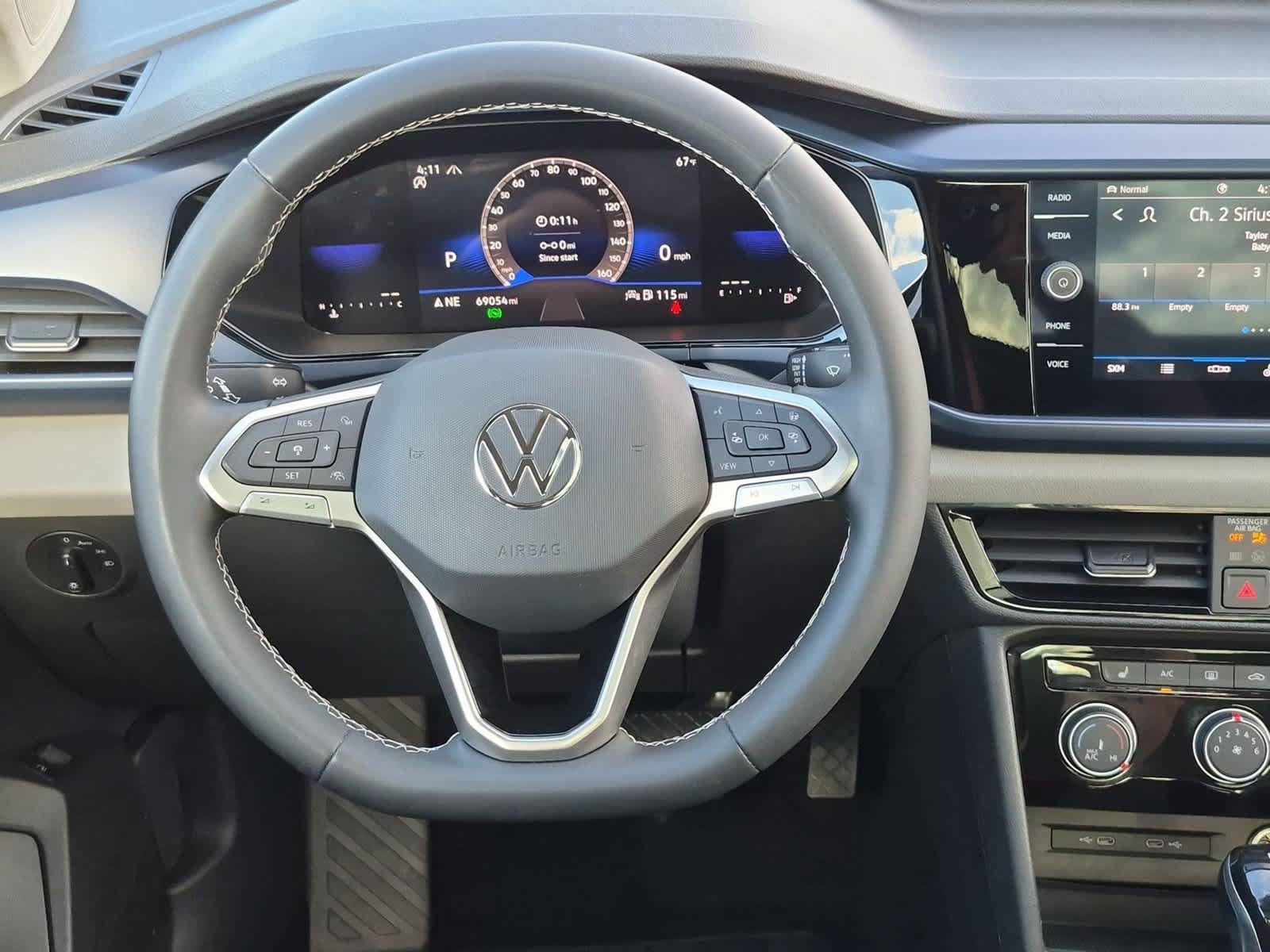 Used 2023 Volkswagen Taos SE w/ Panoramic Sunroof Package AWD/4WD image 23