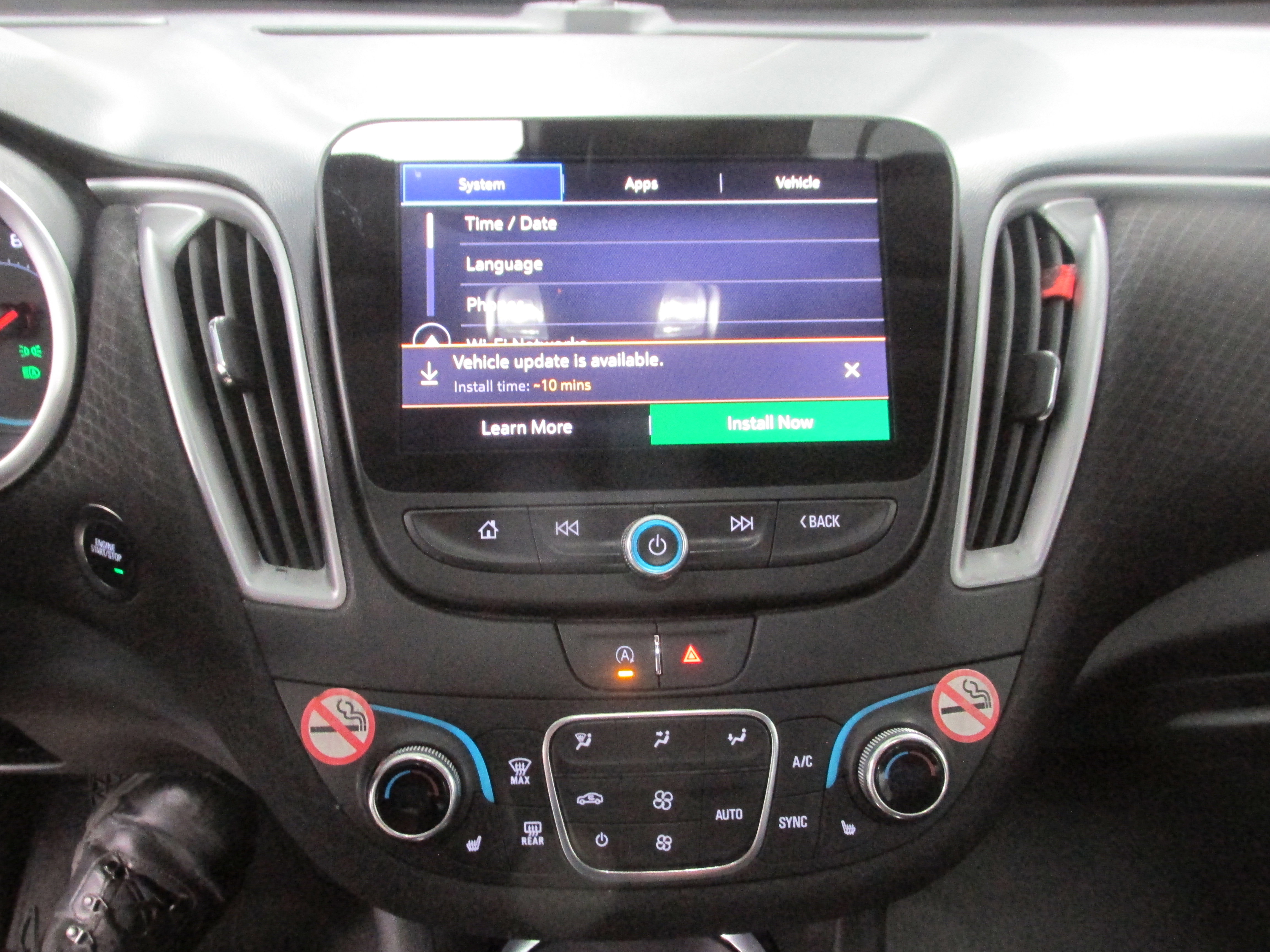 Used 2024 Chevrolet Malibu LT image 34