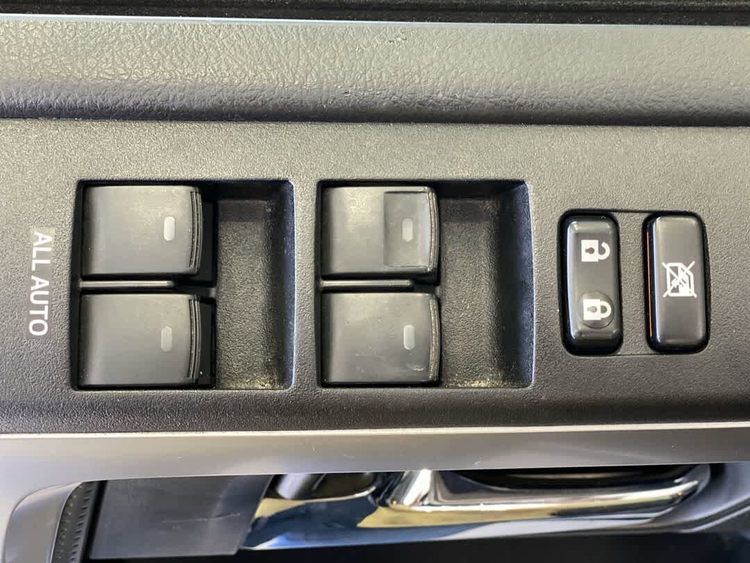 Used 2017 Toyota 4Runner SR5 AWD/4WD image 16
