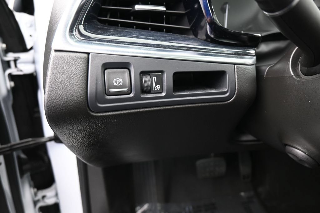 Used 2024 Cadillac XT5 Premium Luxury FWD image 13