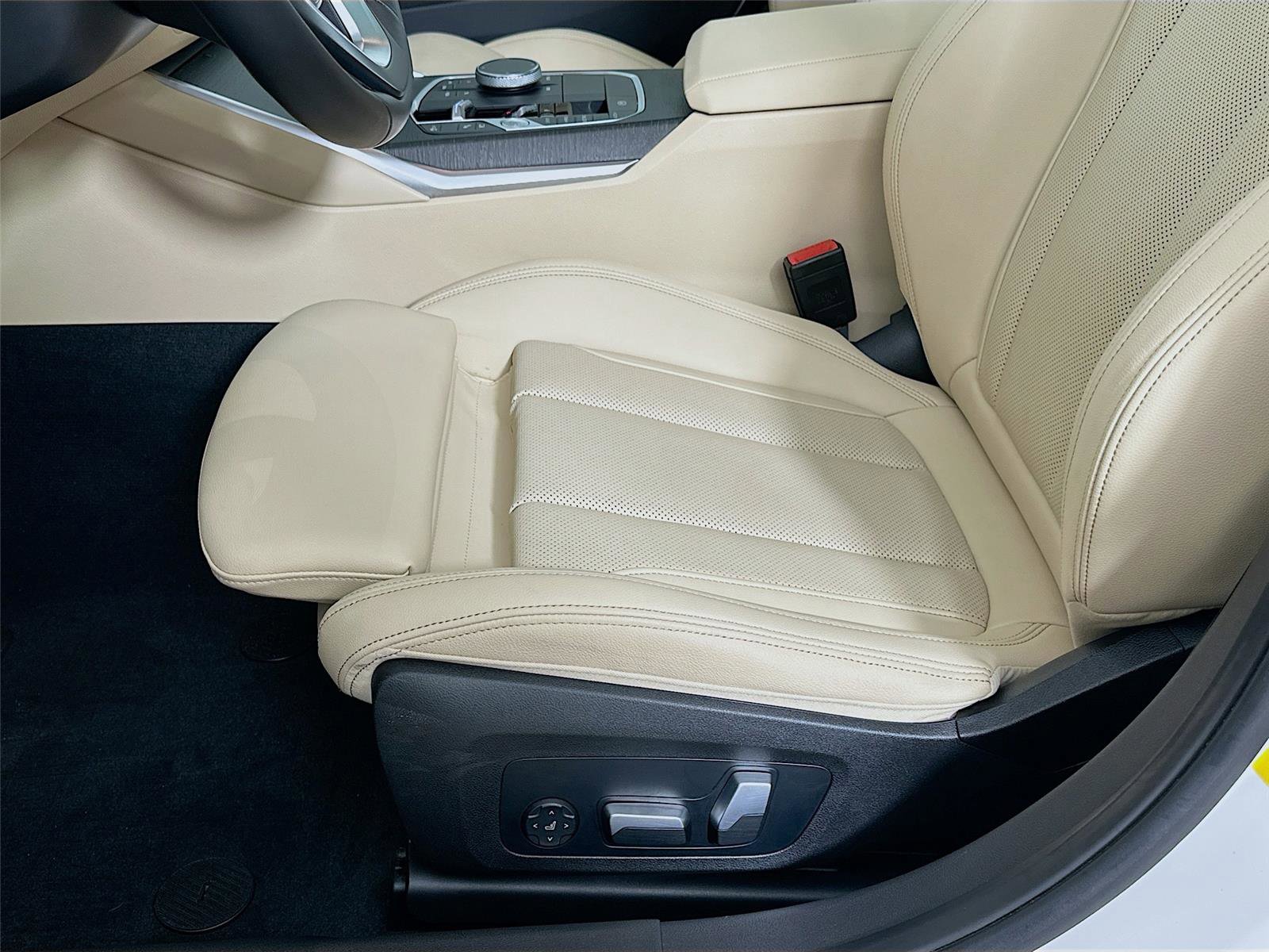 Certified 2023 BMW 330e xDrive w/ Driving Assistance Package image 19