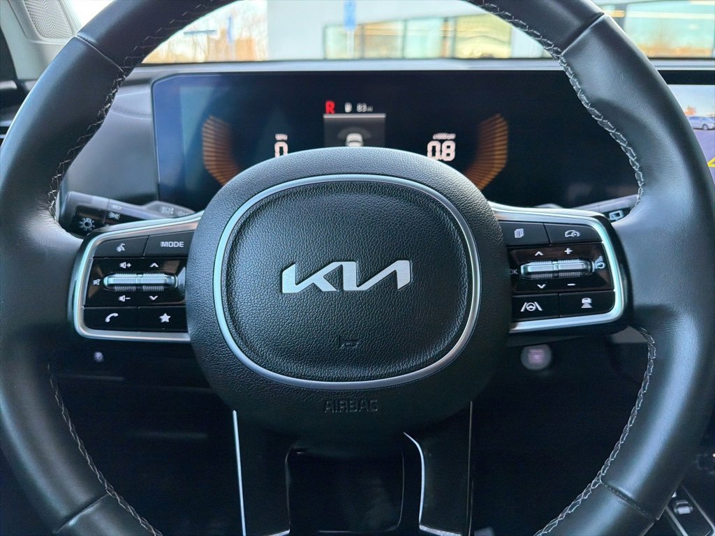 Certified 2025 Kia Sorento S image 38