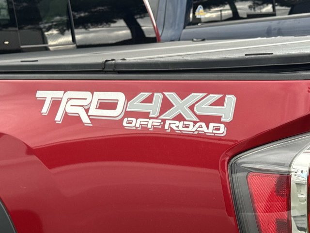 Used 2023 Toyota Tacoma TRD Off-Road w/ Technology Package AWD/4WD image 7