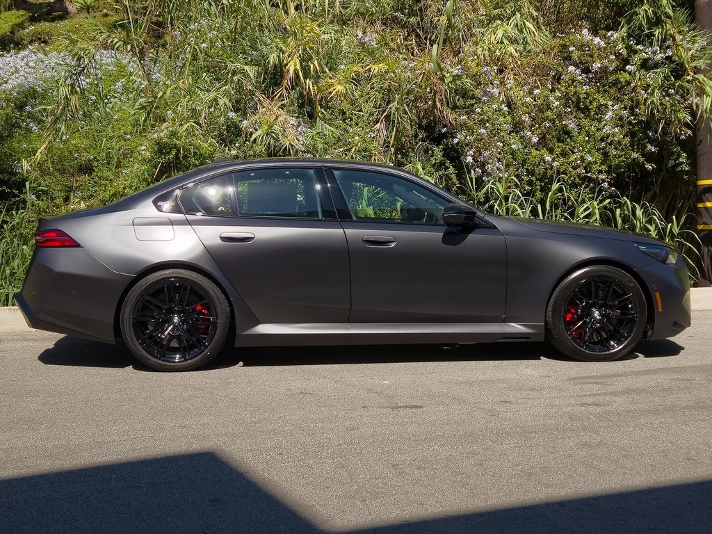 New 2026 BMW M5 w/ Executive Package image 4