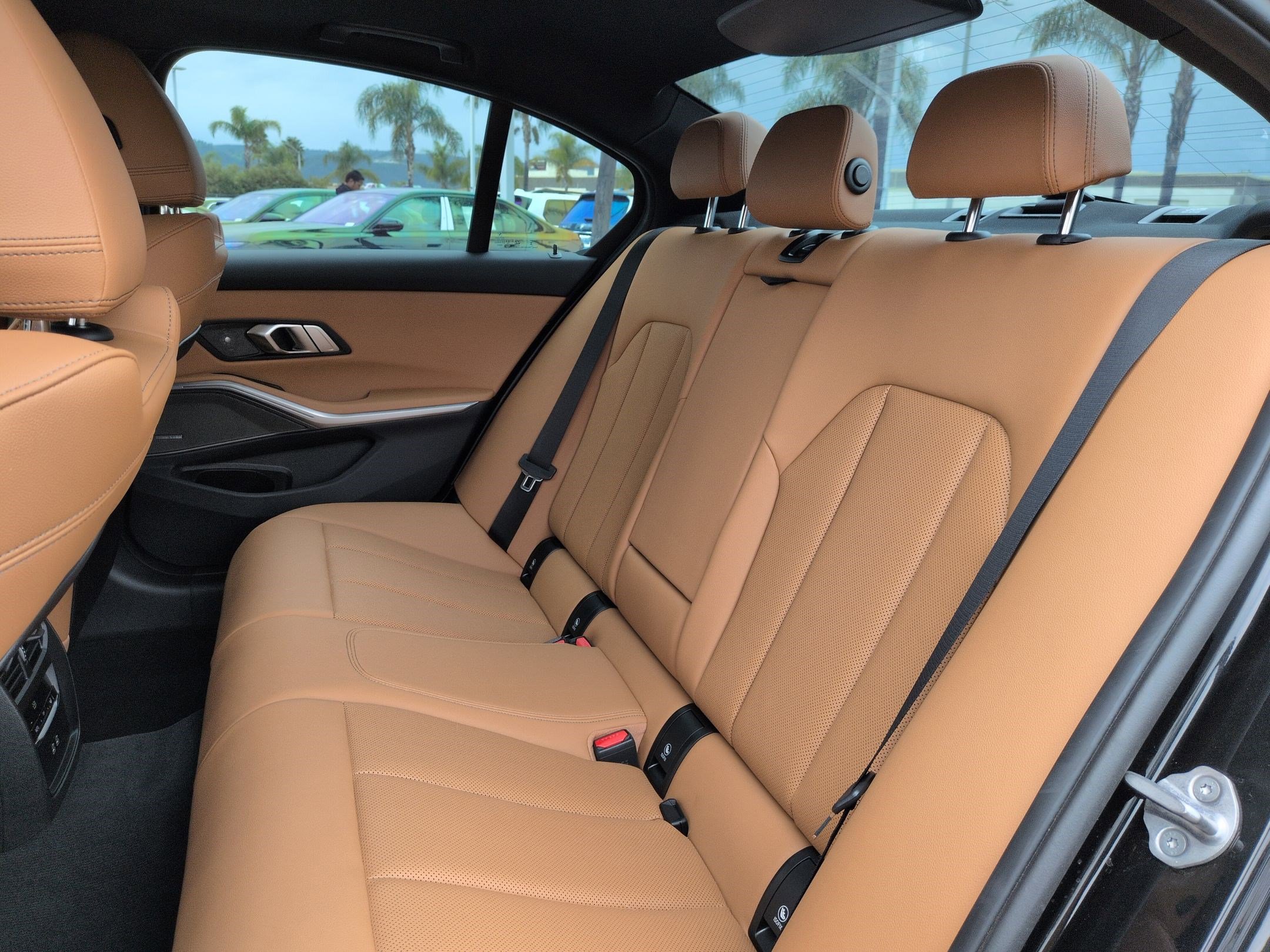 Used 2025 BMW 330i Sedan w/ M Sport Package image 31