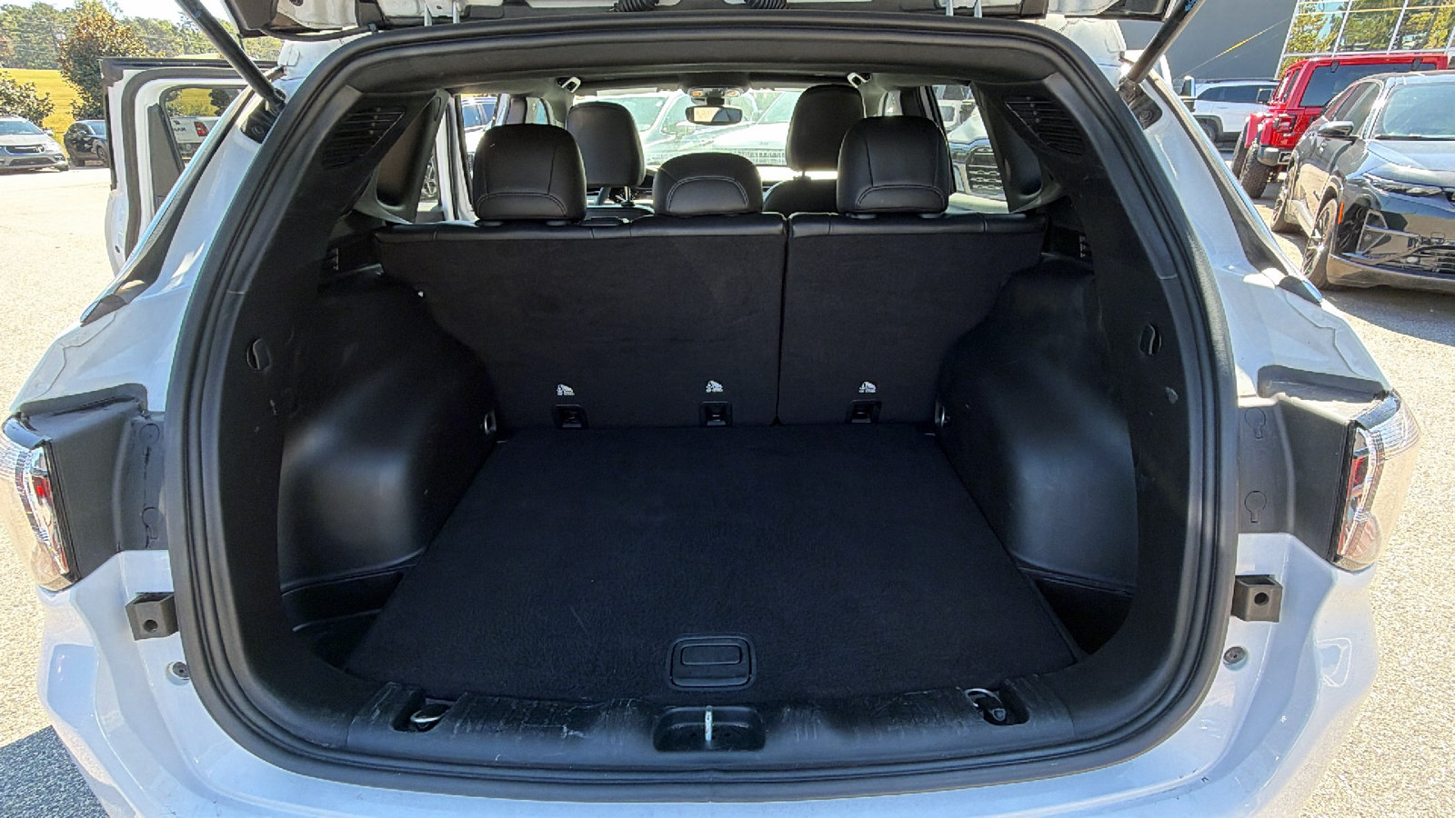 Used 2024 Jeep Compass Latitude AWD/4WD image 13