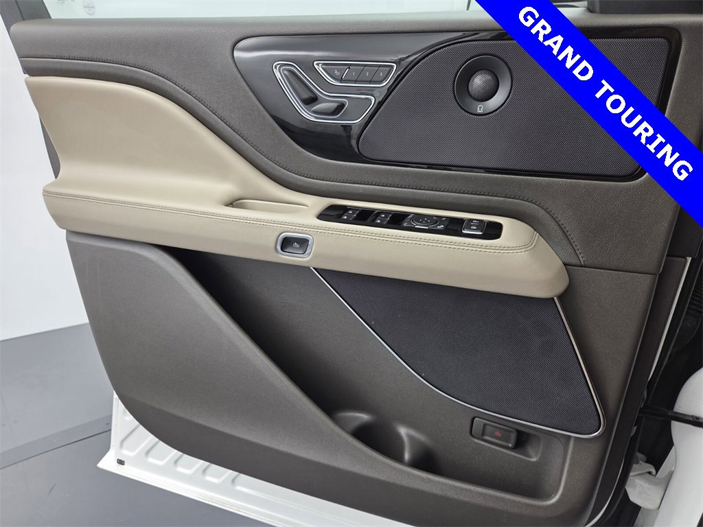 Used 2021 Lincoln Aviator Grand Touring w/ Elements Package Plus image 36