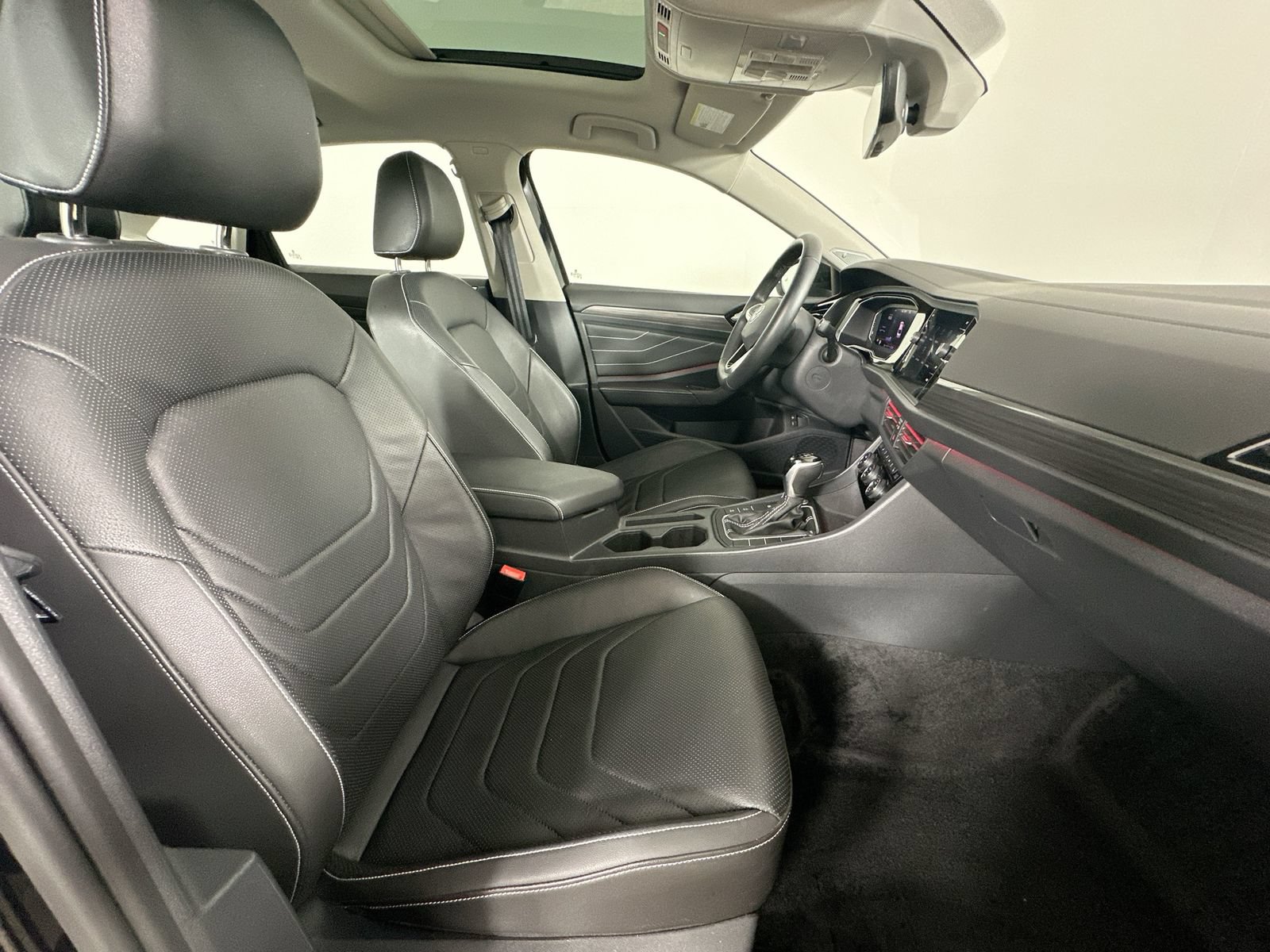 Used 2024 Volkswagen Jetta SEL FWD image 42