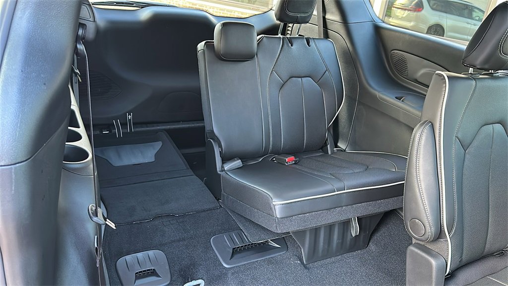 New 2026 Chrysler Pacifica Limited w/ S Appearance Package image 32
