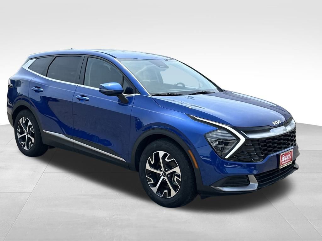 Used 2024 Kia Sportage EX image 3