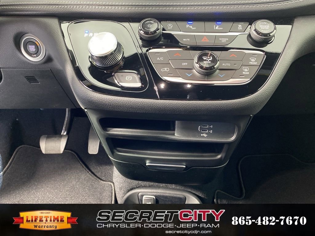 New 2026 Chrysler Pacifica Select image 25