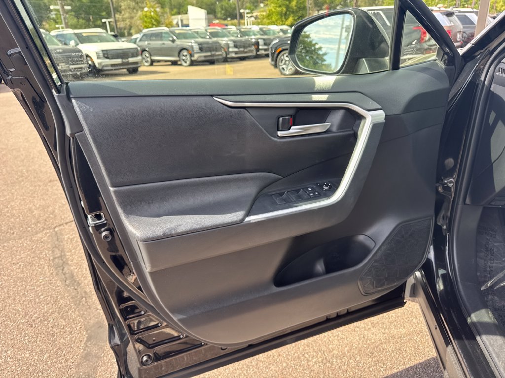 Used 2019 Toyota RAV4 XLE w/ Convenience Package AWD/4WD image 8