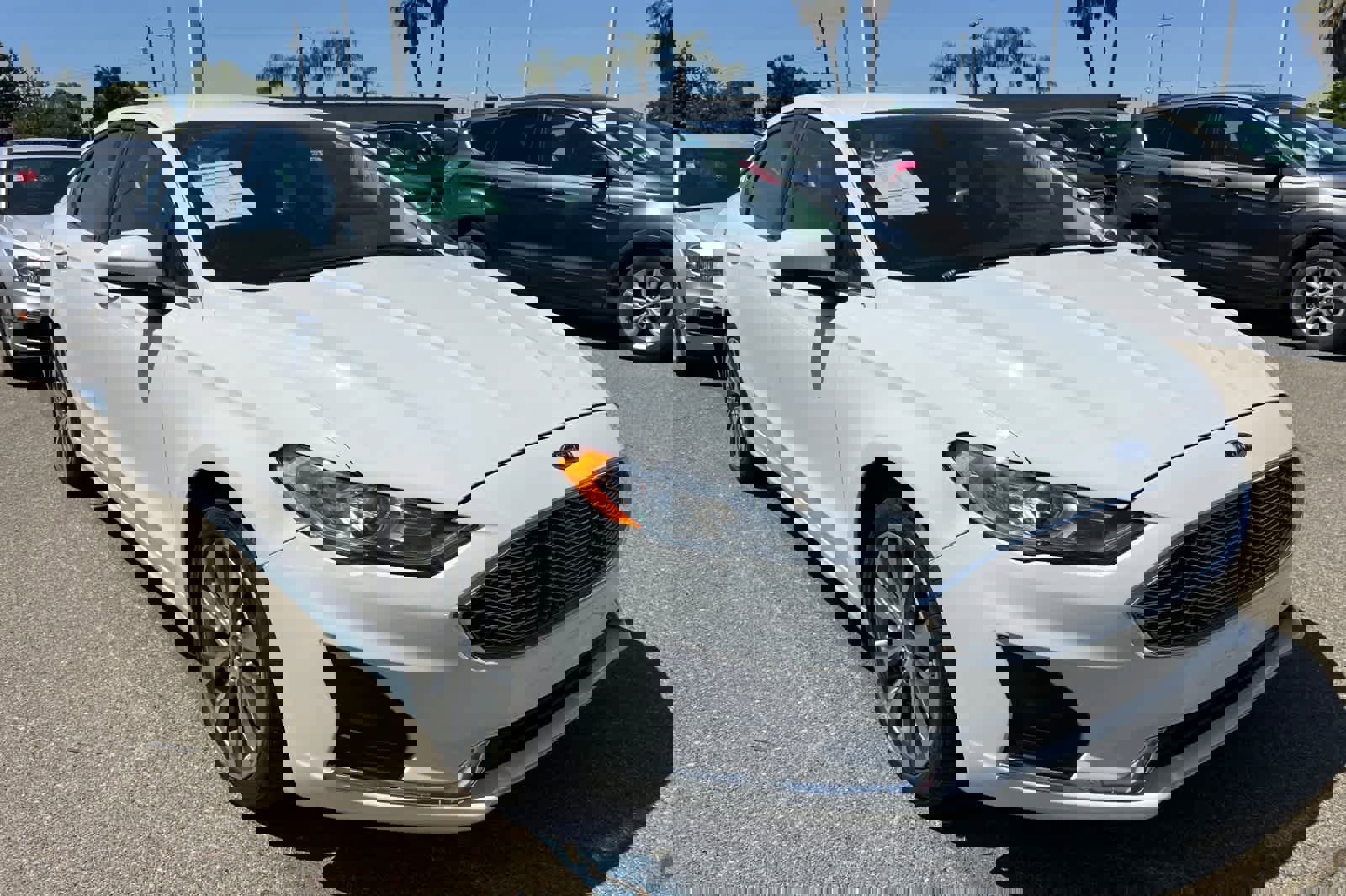 Used 2020 Ford Fusion SE image 3