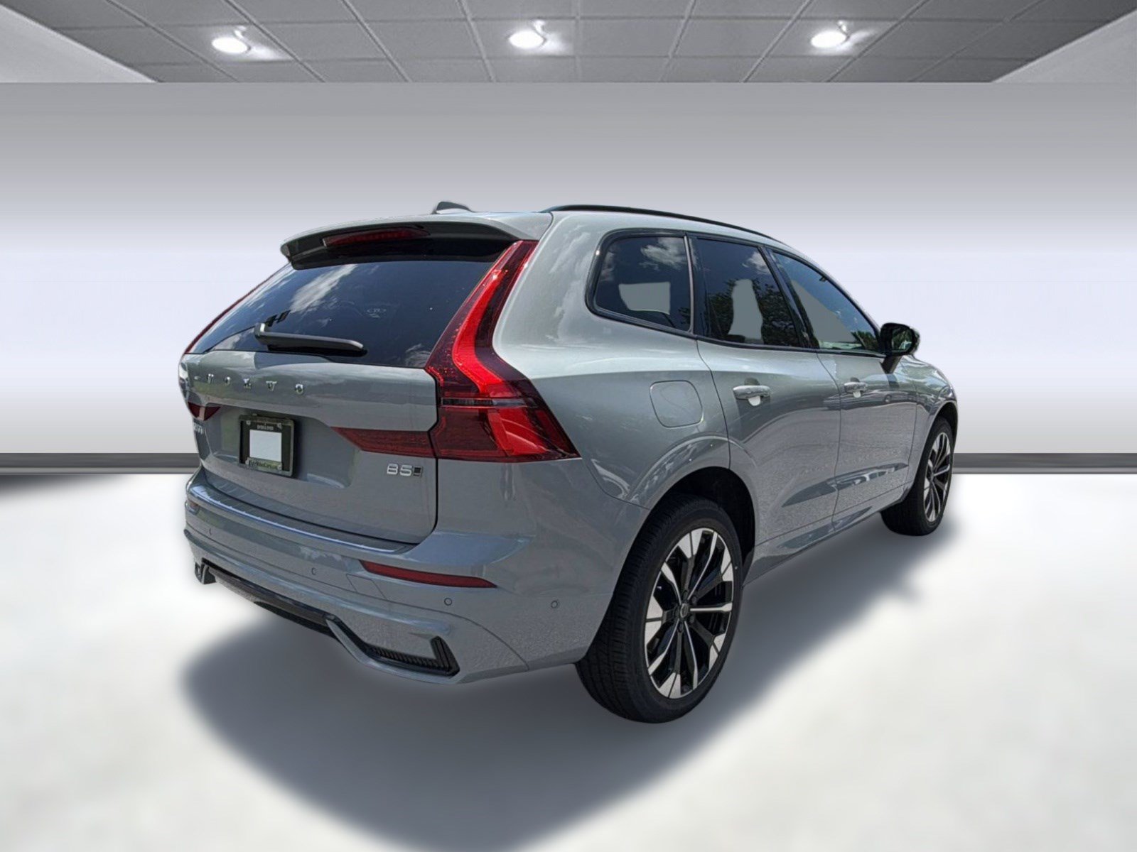 New 2026 Volvo XC60 B5 Plus w/ Protection Package Premier AWD/4WD image 9