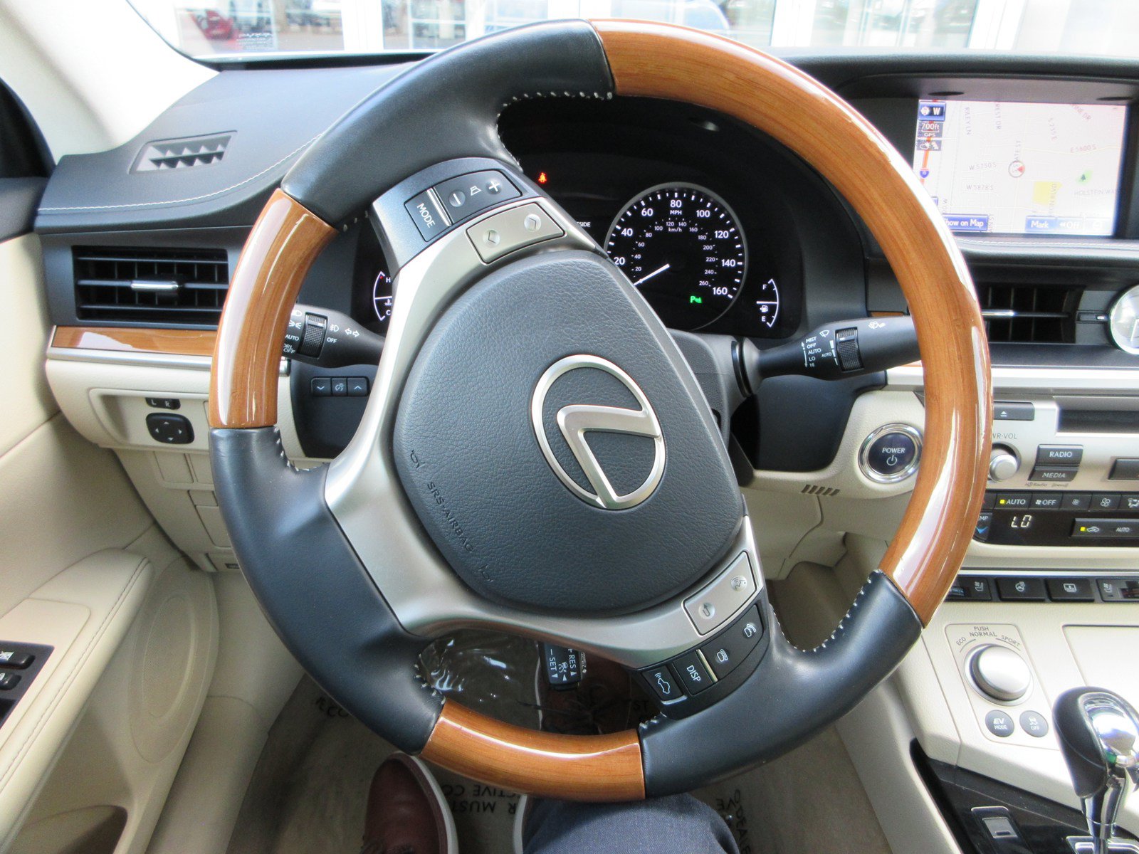 Used 2013 Lexus ES 300h w/ Luxury Pkg FWD image 36