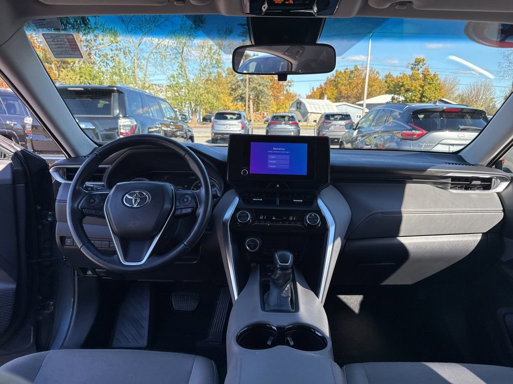 Used 2023 Toyota Venza LE image 12