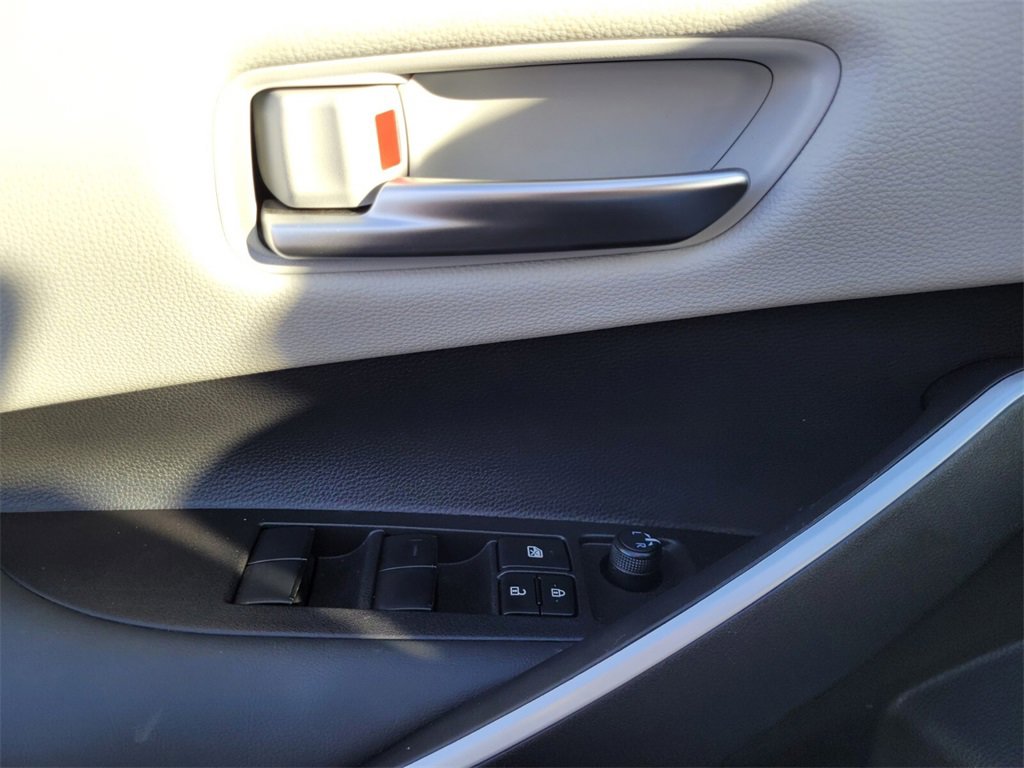 Certified 2025 Toyota Corolla SE image 24