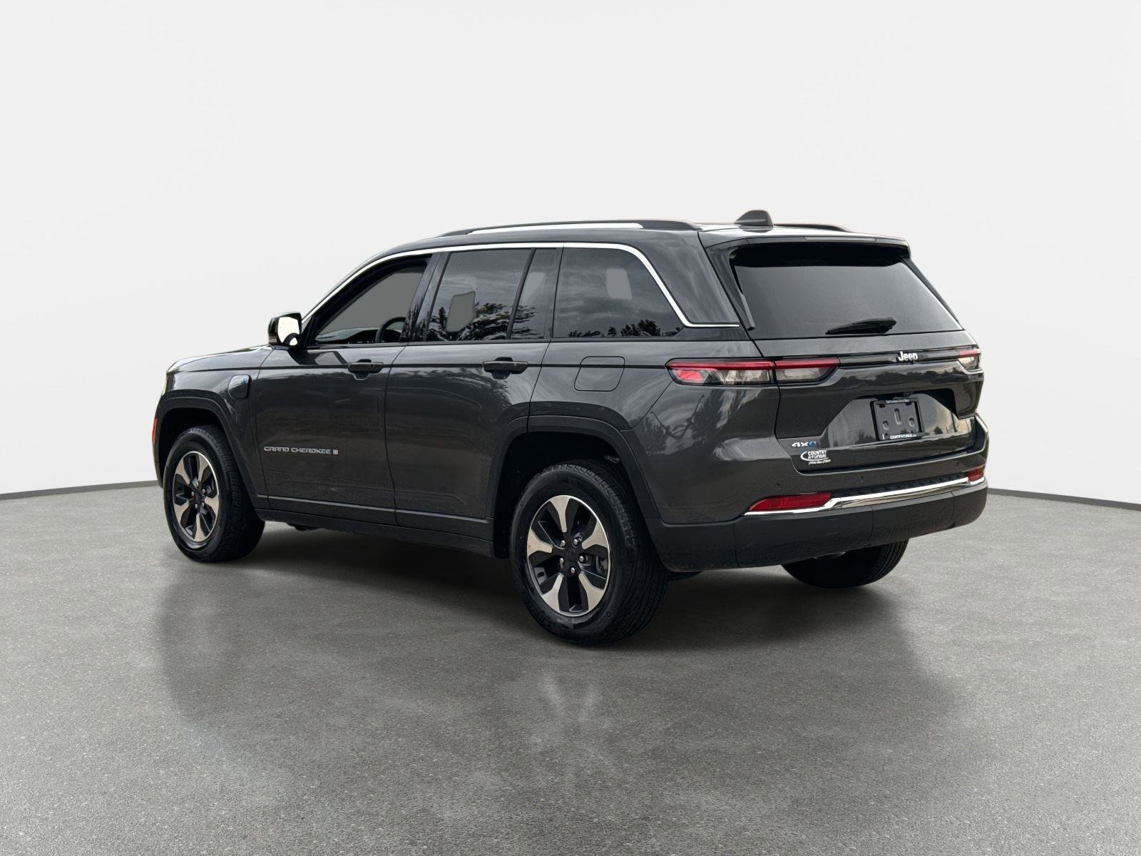 Used 2024 Jeep Grand Cherokee Limited 4xe image 7