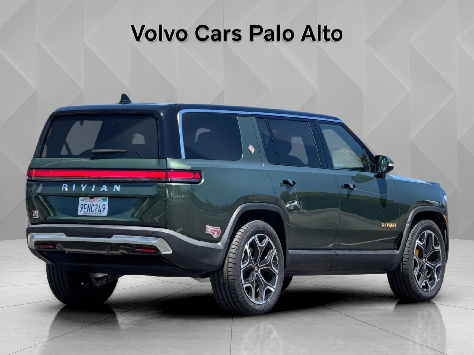 Used 2022 Rivian R1S Launch Edition AWD/4WD image 3