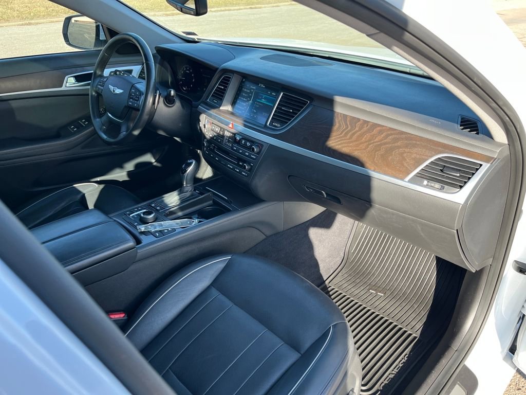 Used 2015 Hyundai Genesis 3.8 w/ Option Group 02 image 23