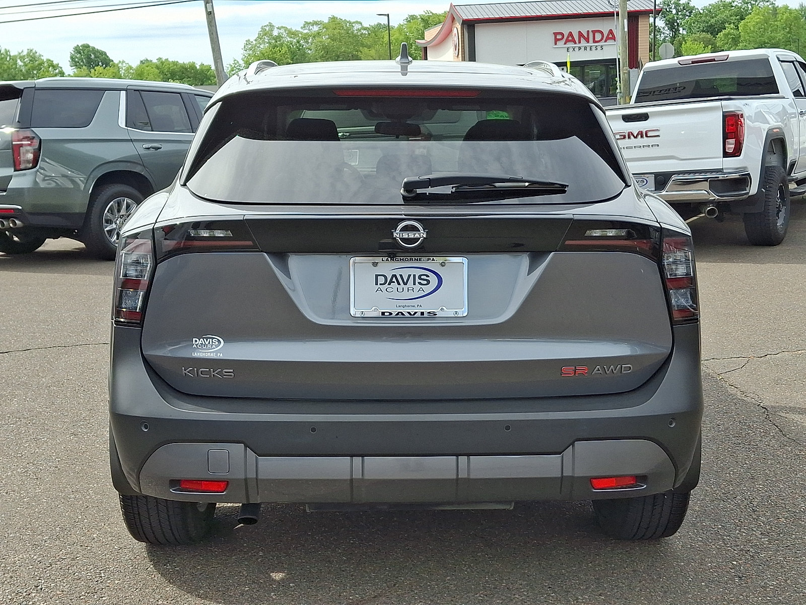 Used 2025 Nissan Kicks SR AWD/4WD image 5