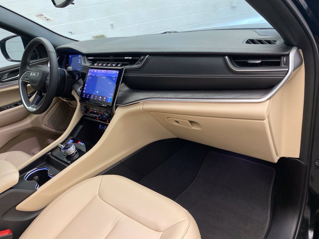 Certified 2024 Jeep Grand Cherokee Limited AWD/4WD image 26