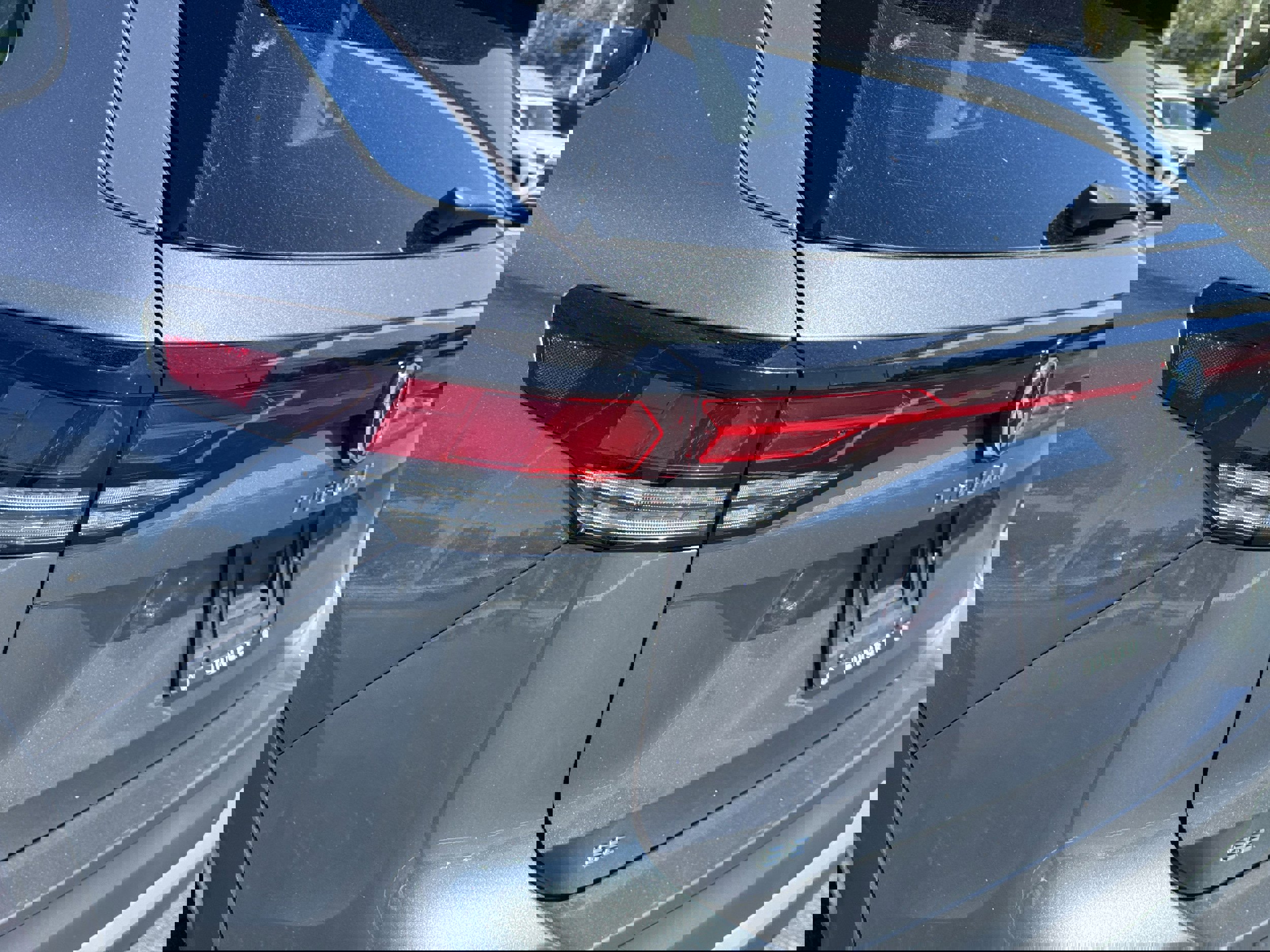 New 2025 Volkswagen Tiguan SE image 9