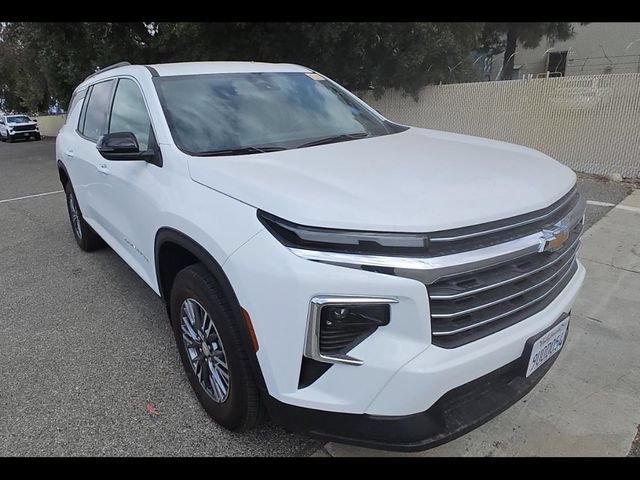 Used 2025 Chevrolet Traverse LT w/ LPO, Floor Liner Package FWD image 2