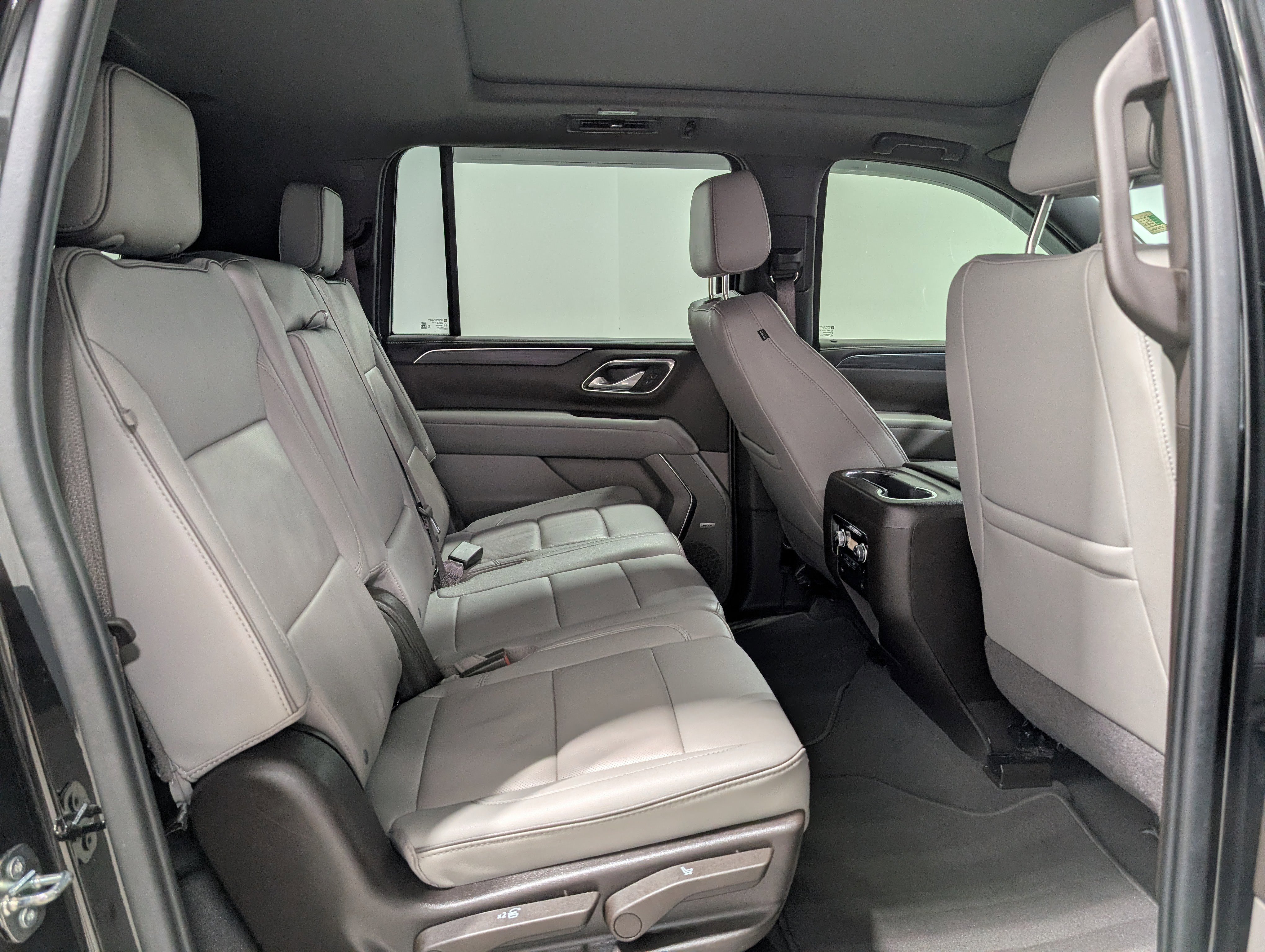 Used 2022 GMC Yukon XL SLT w/ SLT Luxury Package image 22