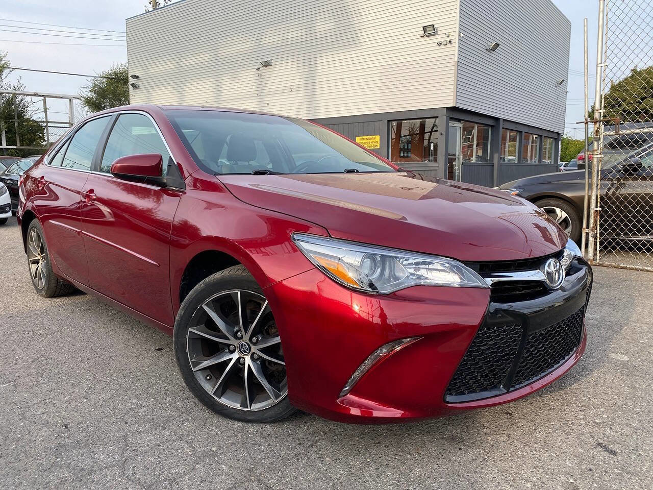 Used 2015 Toyota Camry XSE image 27