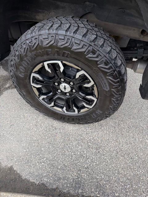 Used 2023 Chevrolet Silverado 1500 ZR2 w/ Technology Package image 13