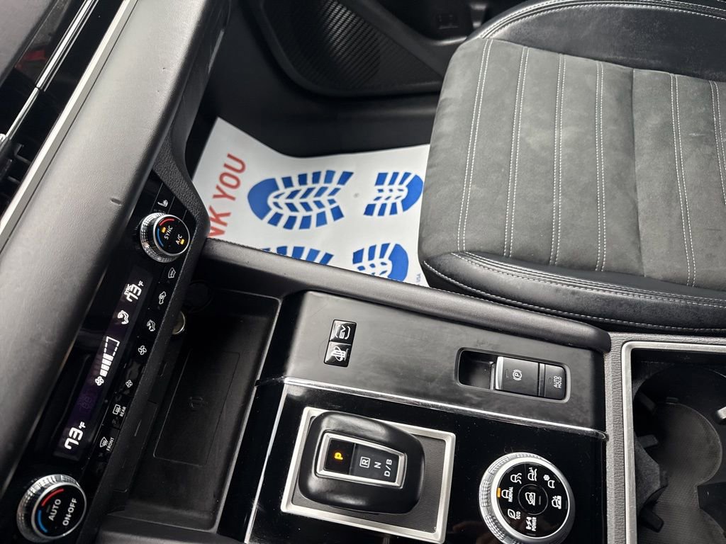 Used 2024 Mitsubishi Outlander 4WD Plug-In Hybrid image 33