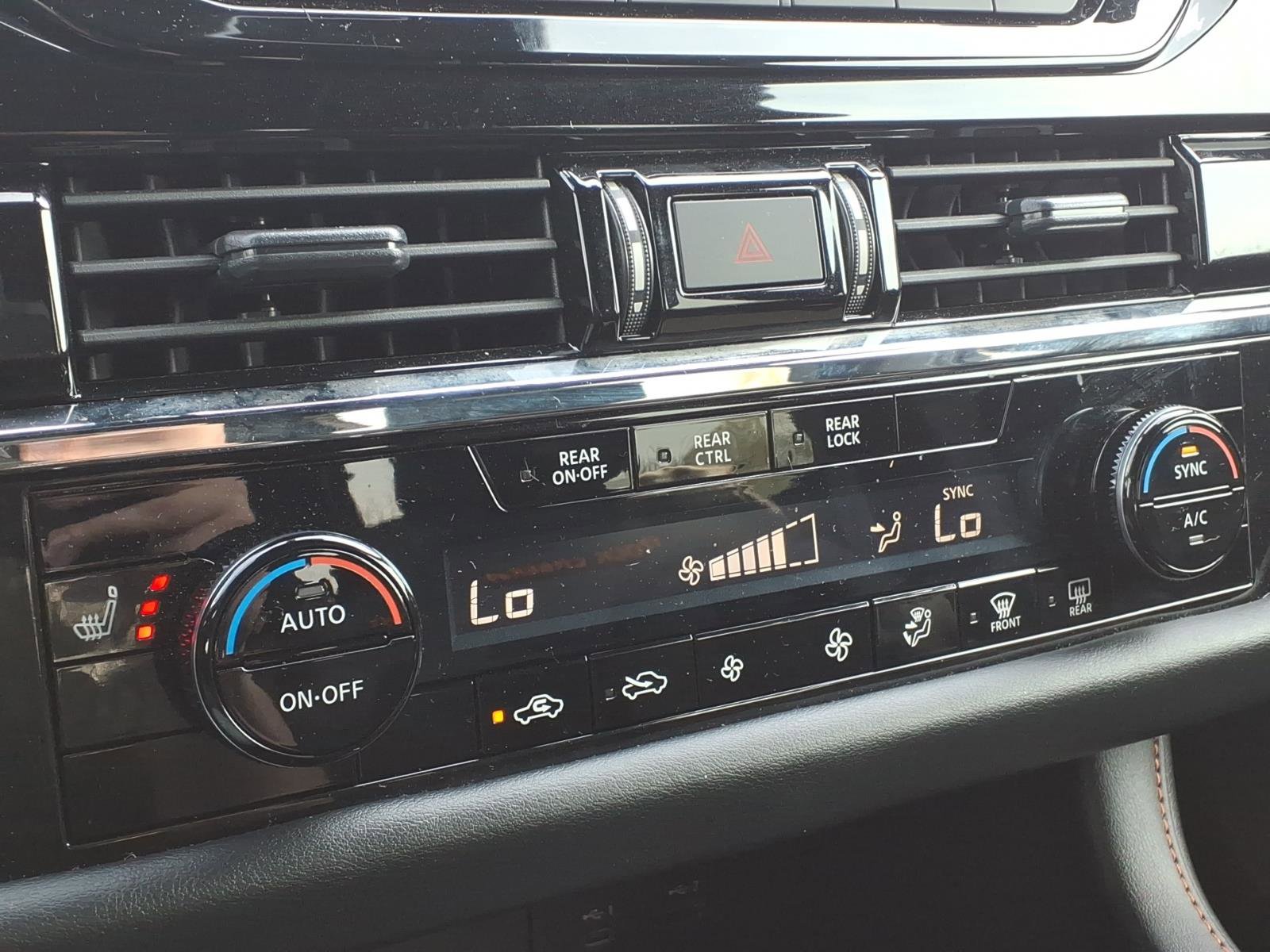 Used 2024 Nissan Pathfinder Rock Creek AWD/4WD image 12