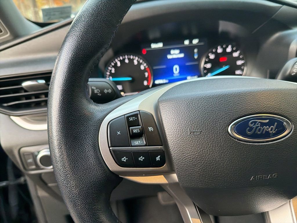 Used 2022 Ford Explorer XLT image 23