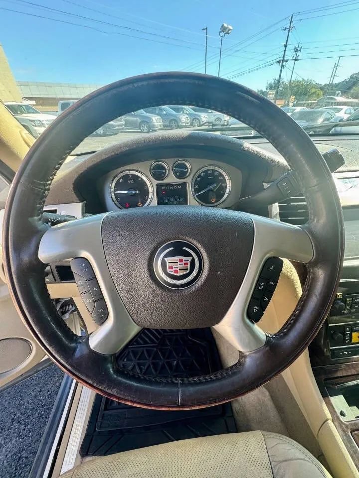 Used 2013 Cadillac Escalade Premium AWD/4WD image 14