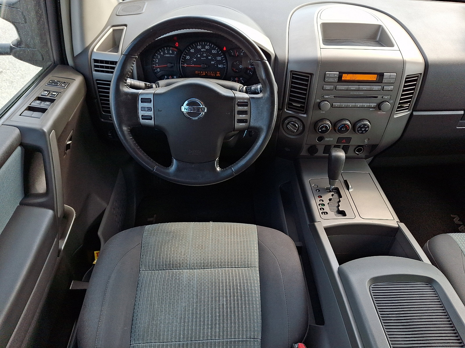 Used 2006 Nissan Titan SE image 11