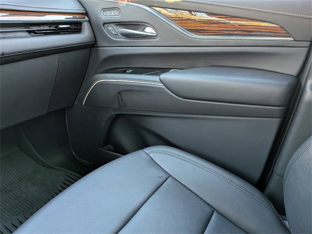 Used 2021 Cadillac Escalade Luxury image 17