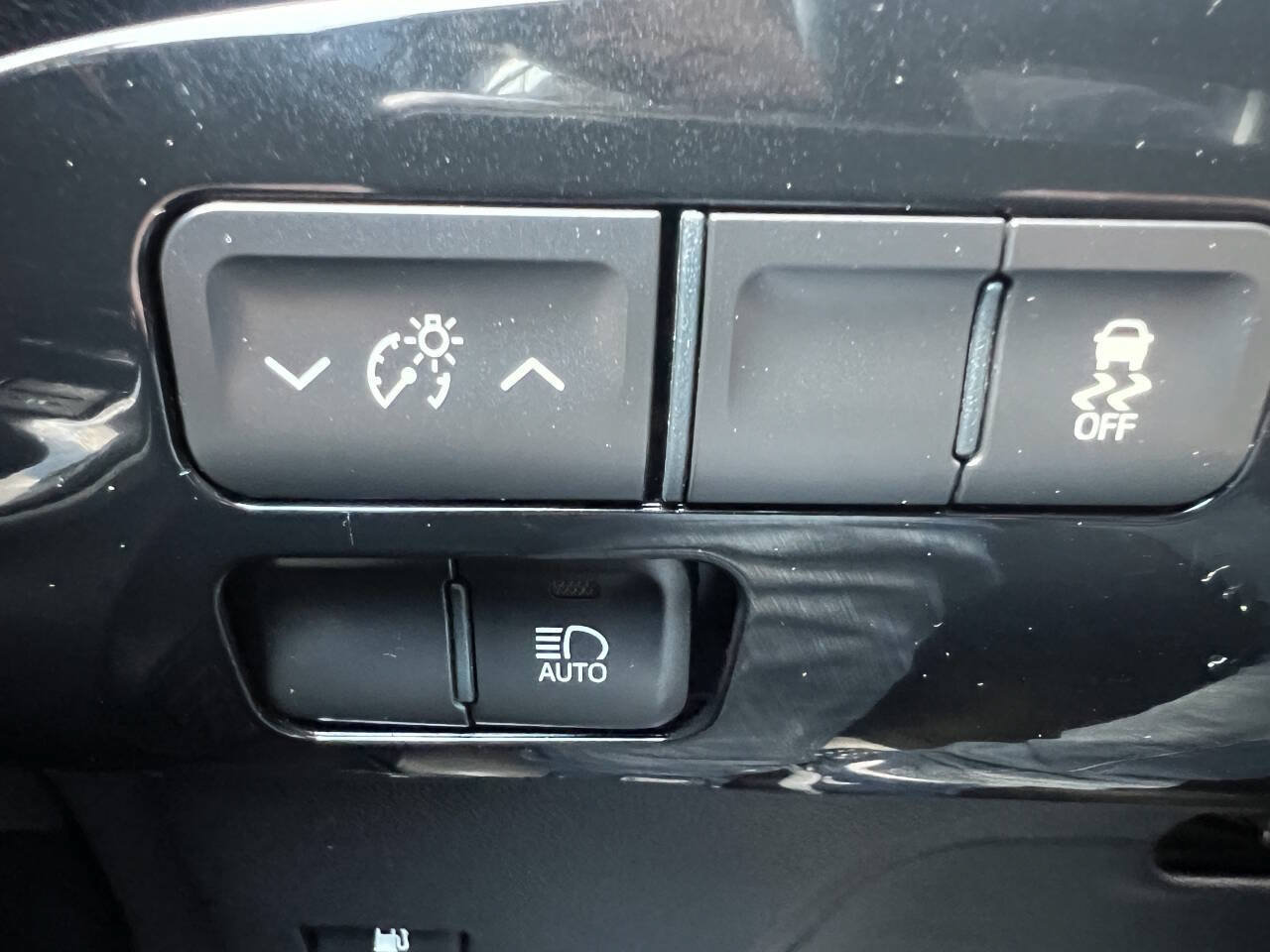 Used 2017 Toyota Prius Two FWD image 13