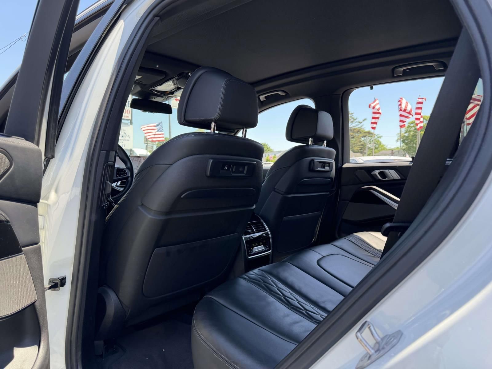 Used 2020 BMW X5 M50i w/ Executive Package AWD/4WD image 22