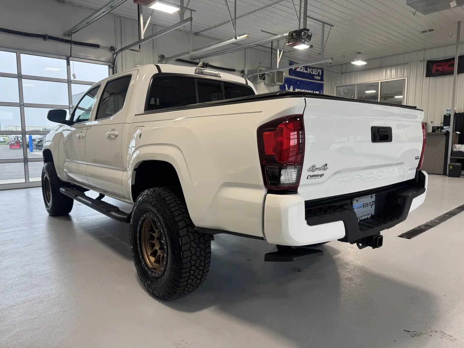 Used 2023 Toyota Tacoma SR AWD/4WD image 4