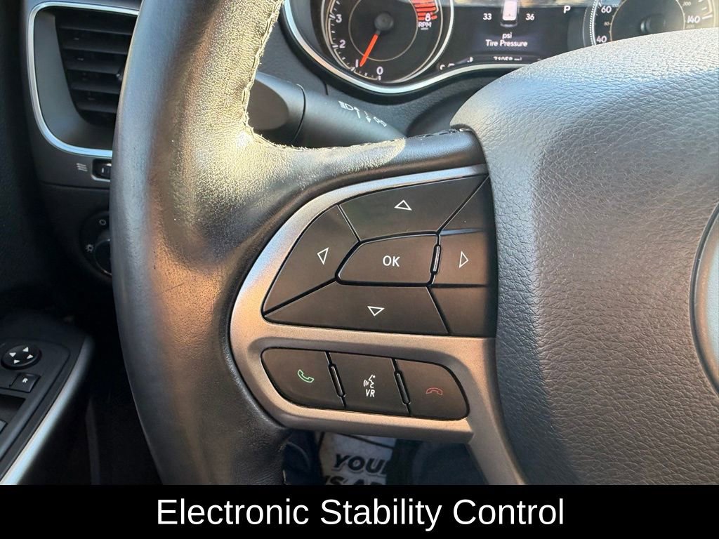 Used 2021 Jeep Cherokee Latitude Lux w/ Comfort/Convenience Group image 16