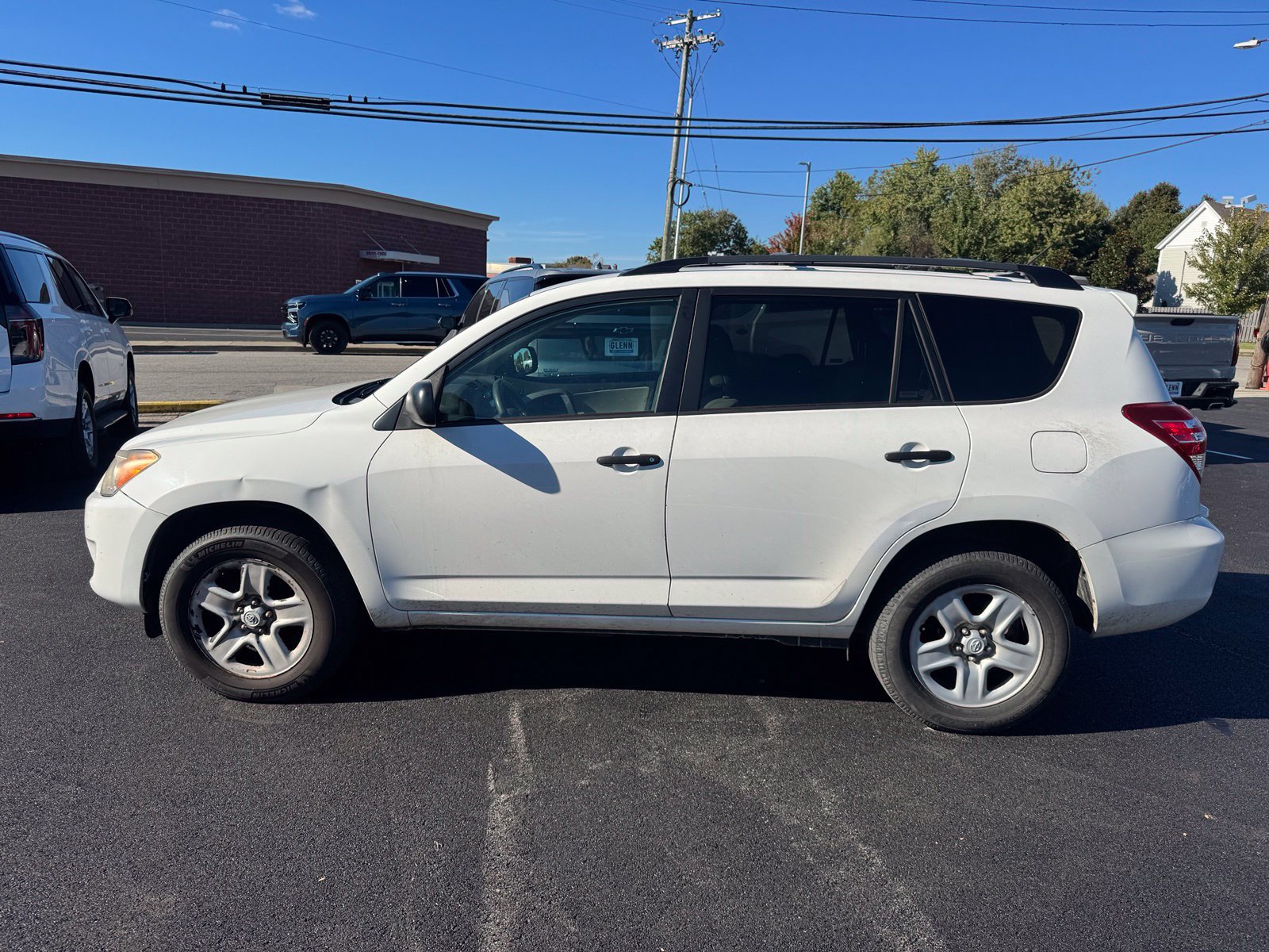 Used 2011 Toyota RAV4 4WD w/ Base L4 Extra Value Pkg image 3