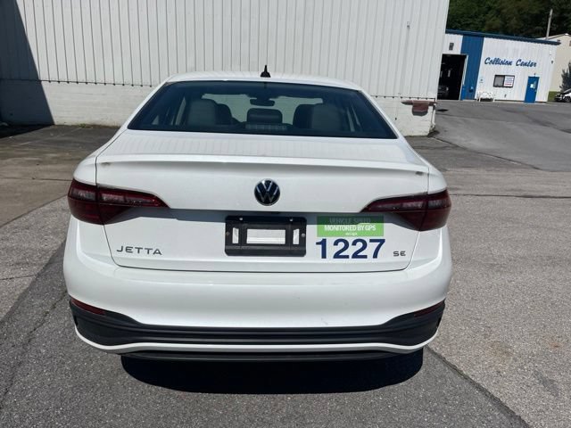 Used 2023 Volkswagen Jetta SE FWD image 7