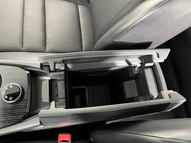 Used 2024 Nissan Rogue SV w/ SV Premium Package AWD/4WD image 30