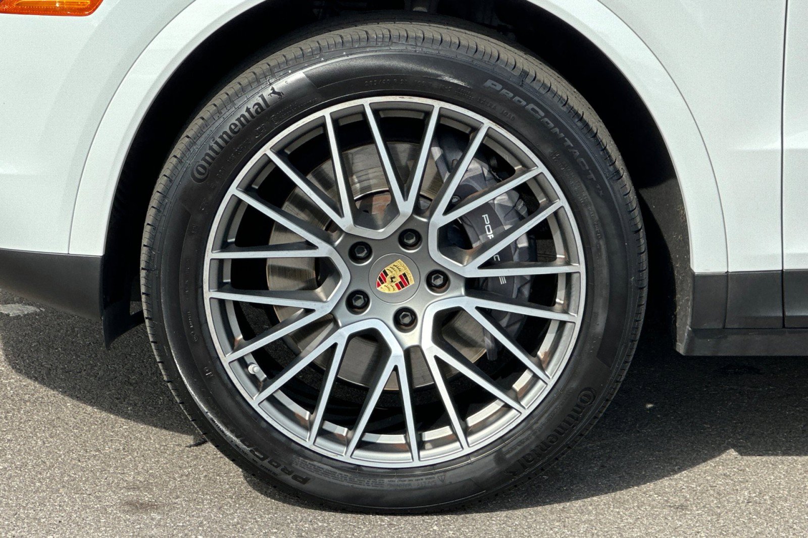 Used 2023 Porsche Cayenne Platinum Edition image 27