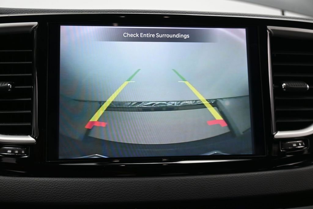 Used 2022 Chrysler Pacifica Touring-L FWD image 19