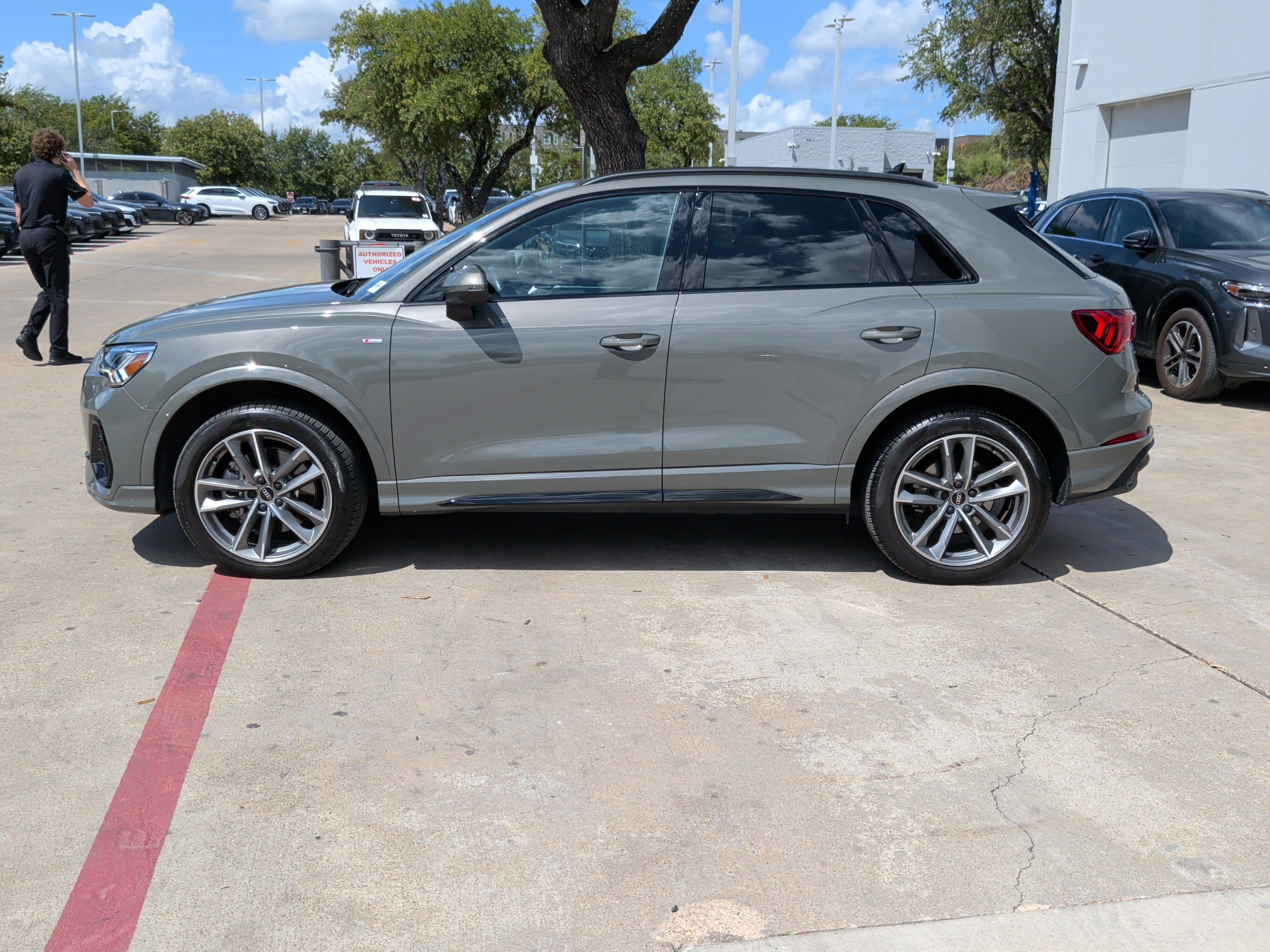 Certified 2024 Audi Q3 2.0T Premium AWD/4WD image 7