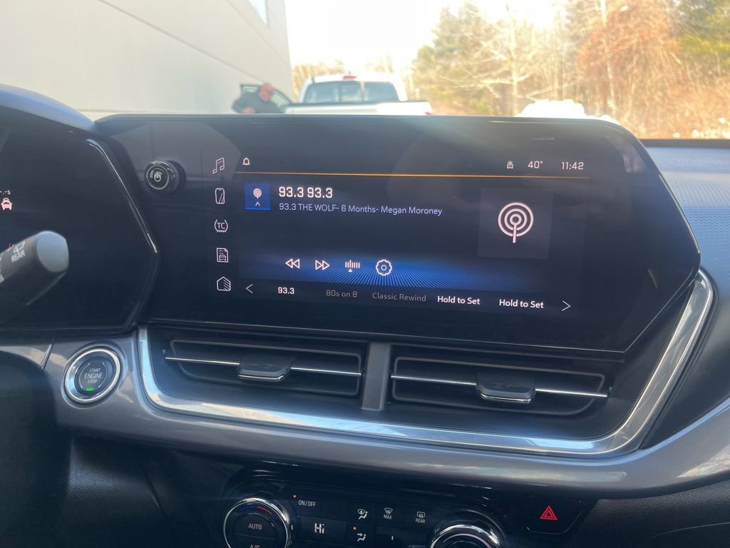 Used 2024 Chevrolet Trax ACTIV w/ Sunroof Package image 23