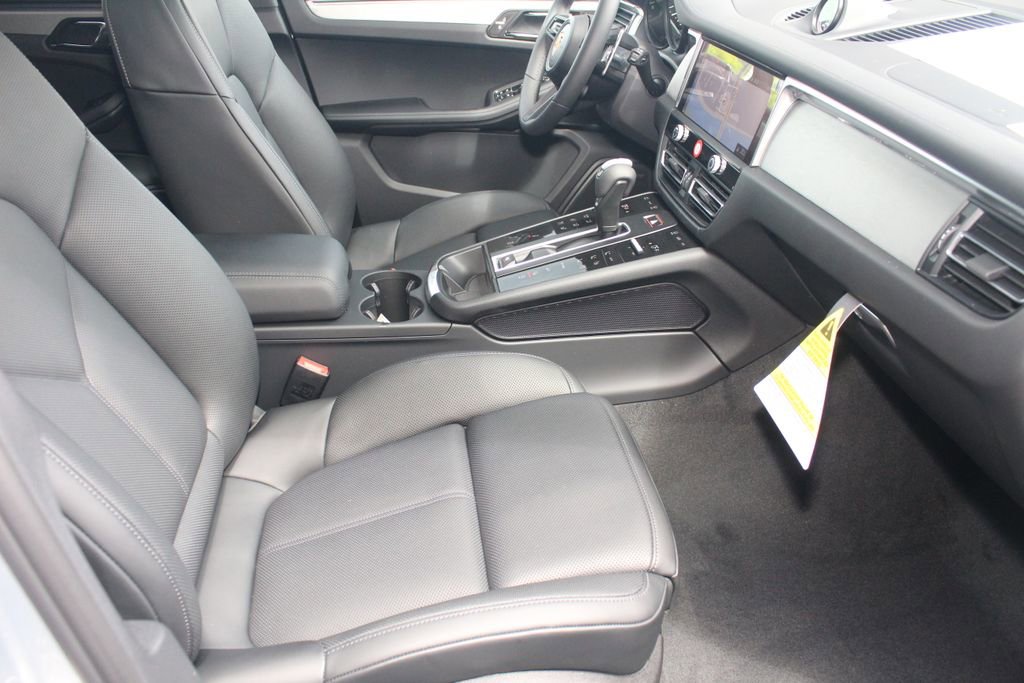 New 2026 Porsche Macan Turbo AWD/4WD image 26